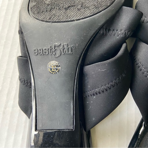 East Fifth easy wear black fabric and patent leather sandals SZ 8 - Picture 7 of 10